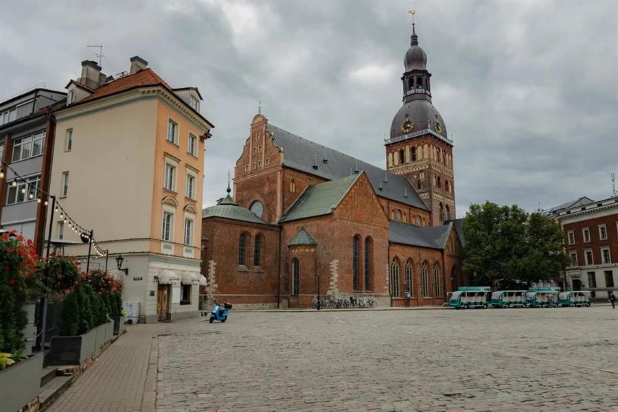 Old Riga, Dome square